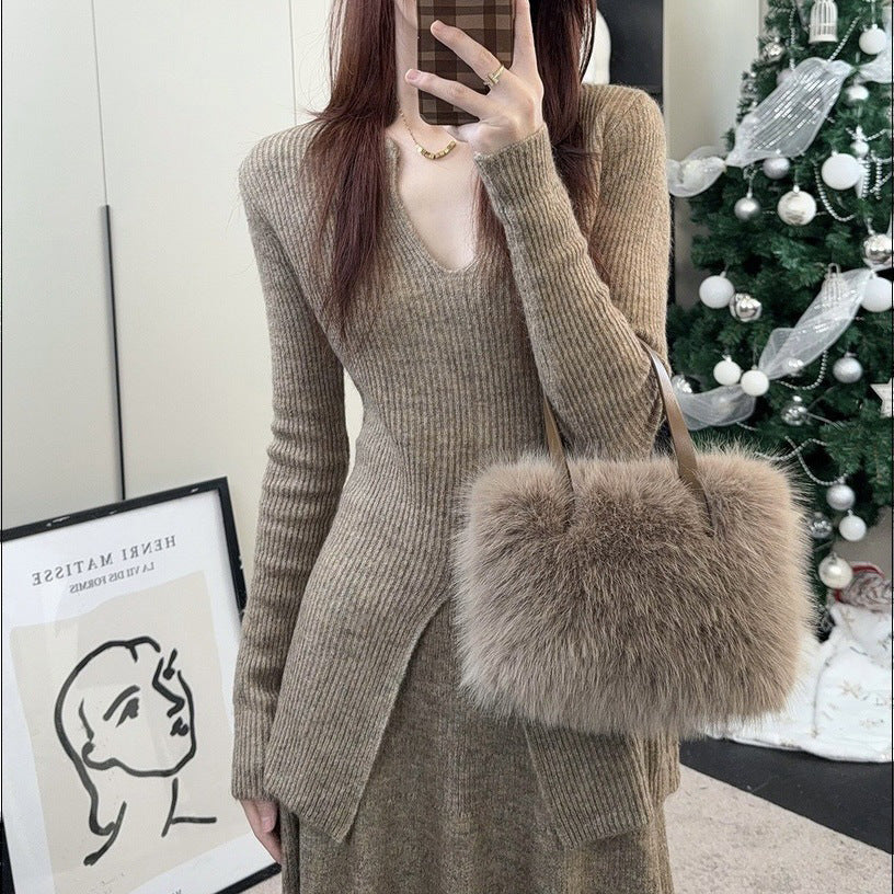 Pull côtelé pour femmes avec décolleté en V profond et coupe décontractée Chic & Stil