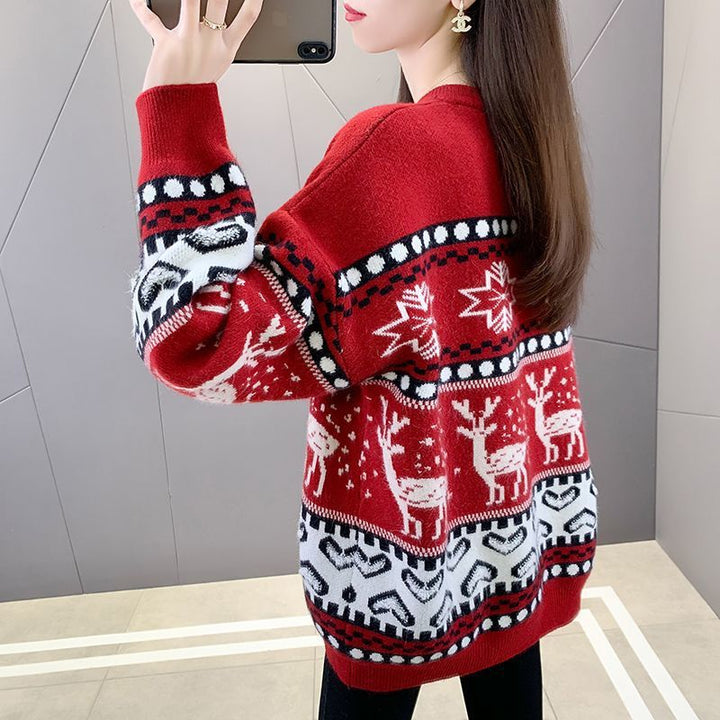 Chunky knit pullover for ladies with festive reindeer motif and modern design Lune London