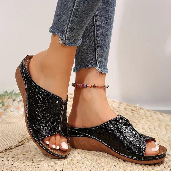Women comfortable and stylish slippers Lune London