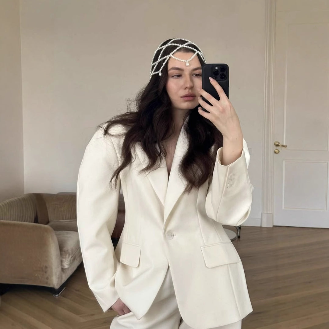 Elegant blazer jacket for women with a fitted cut and modern details Lune London