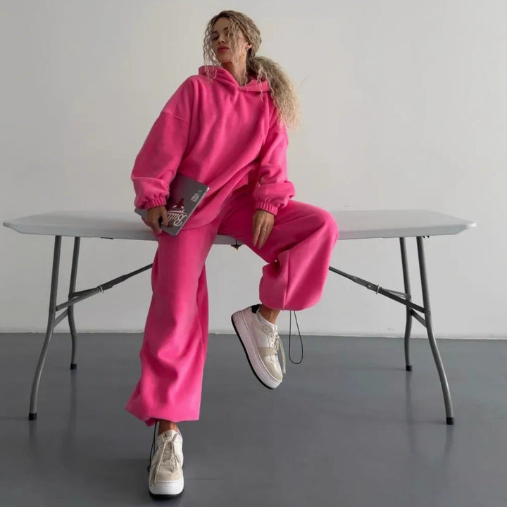 Ladies casual hoodie and loose jogger pants in soft fleece Lune London