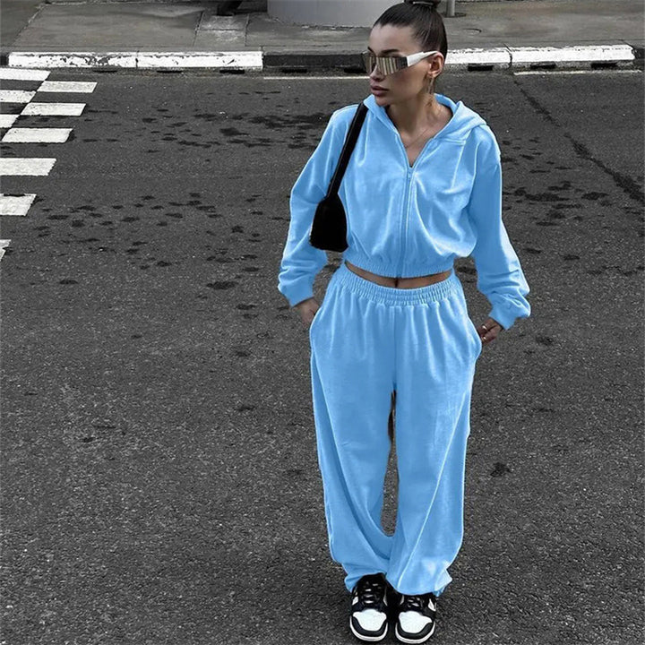 Lune London women's sporty fleece loungewear set with hood and loose fit