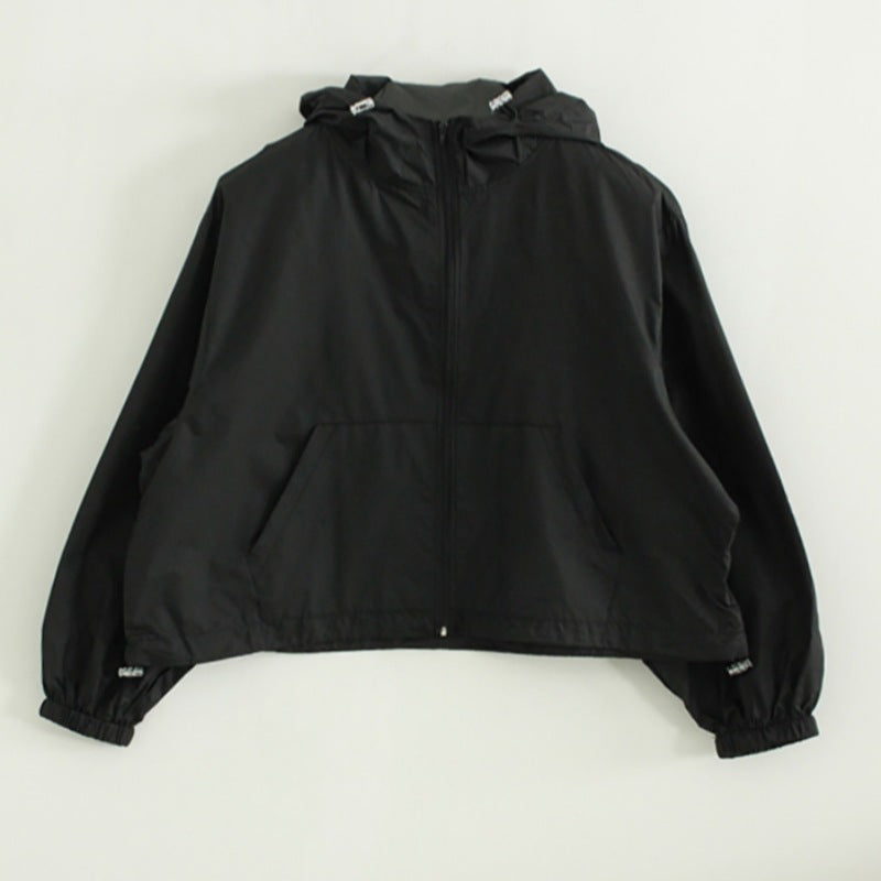 Veste fonctionnelle légère pour femmes avec capuche Chic & Stil
