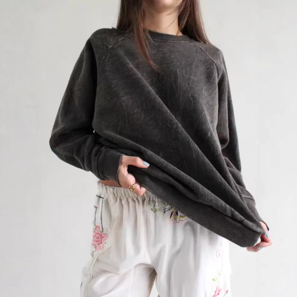 Ladies Casual and Comfortable Sweatshirt with Relaxed Fit Lune London