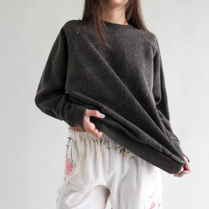 Ladies Casual and Comfortable Sweatshirt with Relaxed Fit Lune London
