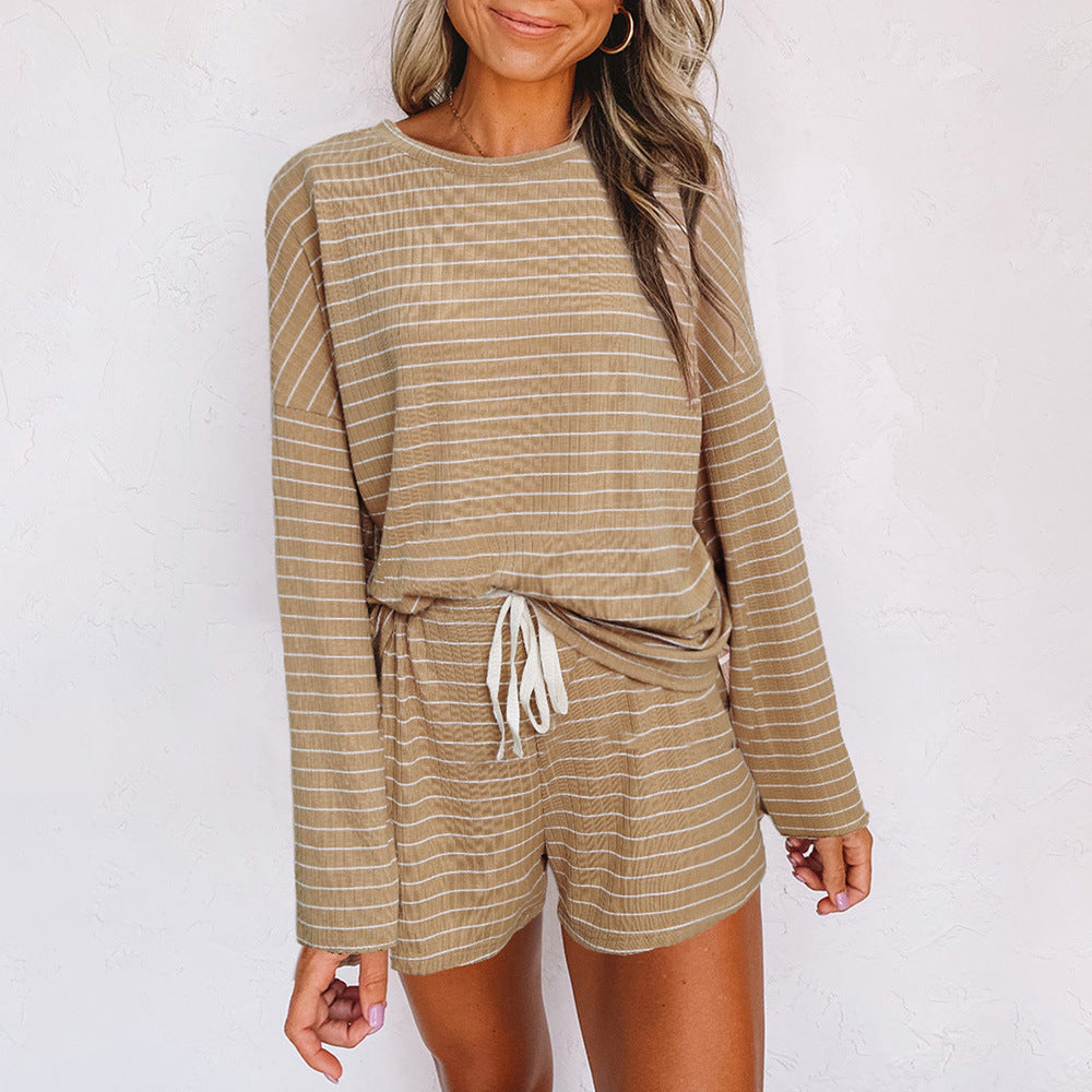 Leisure street style set for women with loose top and short shorts Lune London