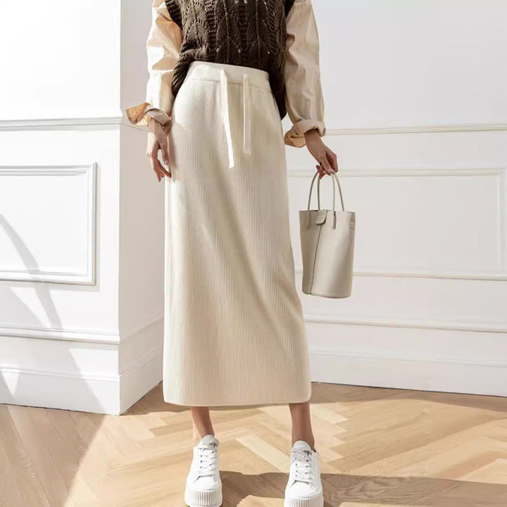Lune London women's midi skirt with lace at the waist and ribbed design