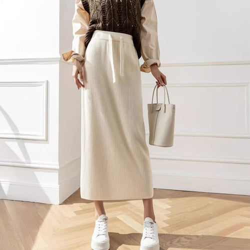 Jupe tricotée pour femmes mi-longue avec taille et design texturé Chic & Stil
