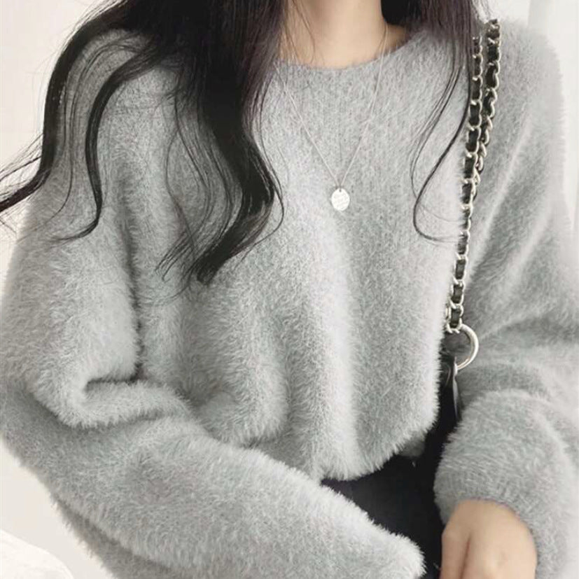 Ladies Soft Sweater with Oversized Fit and Chic Fashion Design