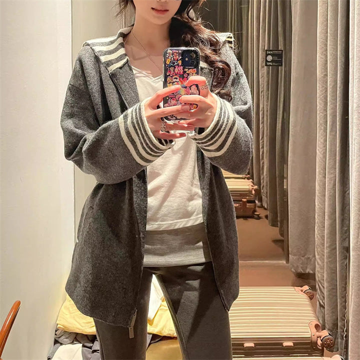 Cardigan décontracté à la mode pour femmes avec des poignets de manches rayés Chic & Stil