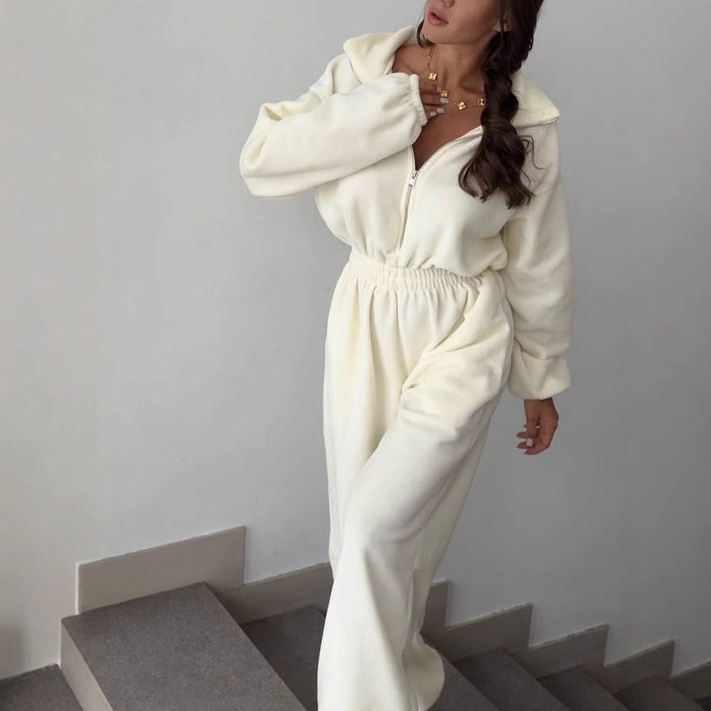 Women’s stylish fleece tracksuit with half zipper and elastic waistband Chic & Stil