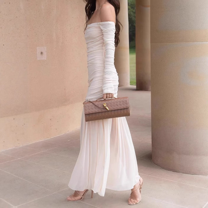 Ladies Elegant Maxi Dress Off-Shoulder with Fitted Design and Chic Flowing Skirt