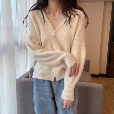 Women casual cardigan with V-neck and large buttons Lune London