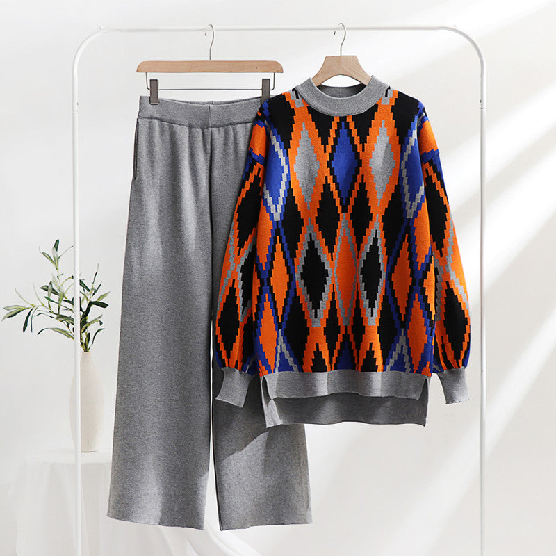 Trendy knit loungewear set for women with geometric pattern and loose fit Lune London