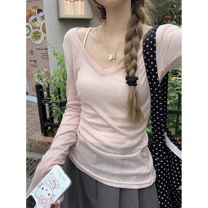 Ladies long-sleeved ribbed T-shirt with elegant V-neck Chic & Stil