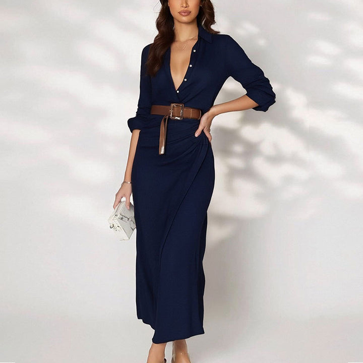 Robe maxi pour femmes avec décolleté en V profond et détails définissant la taille Chic & Stil