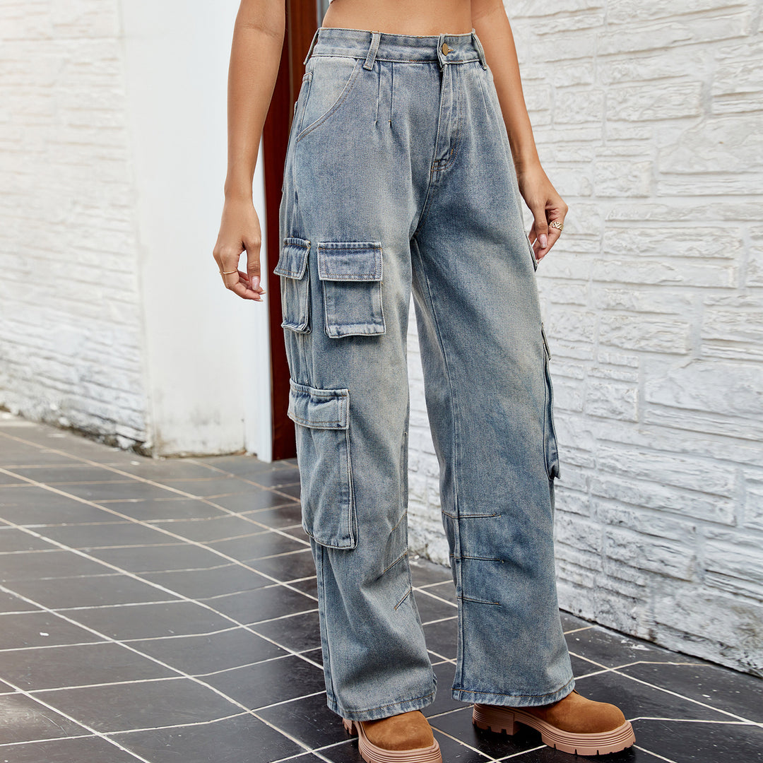 Women's wide fit casual cargo pants with practical side pockets Lune London