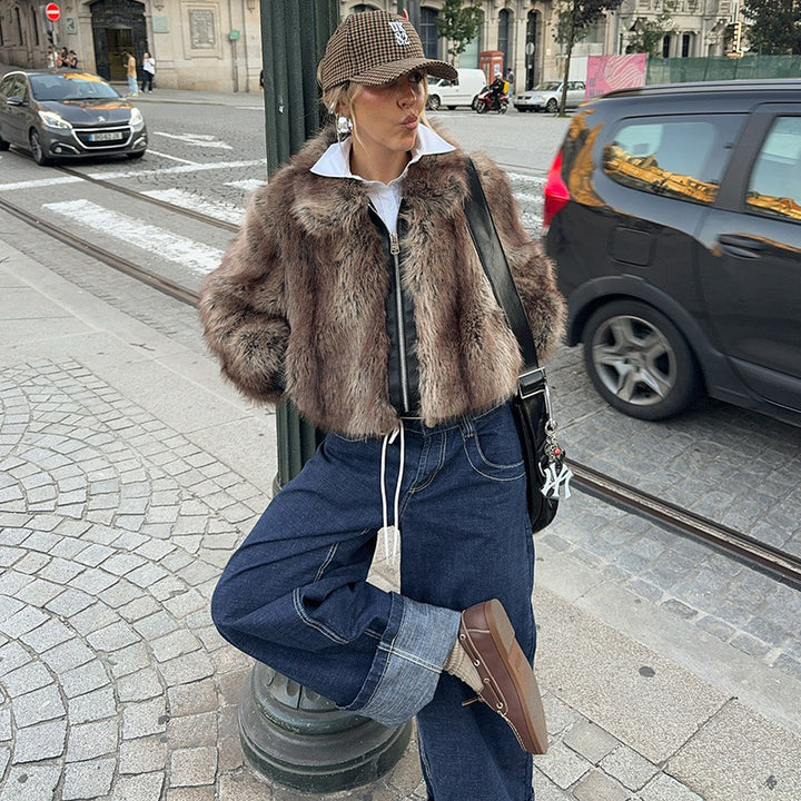 Cropped faux fur jacket for women with a modern style Lune London