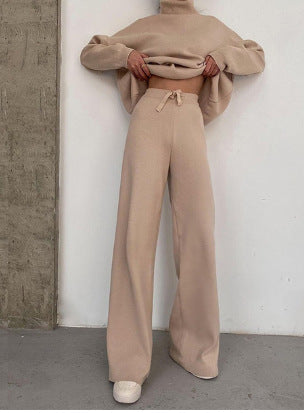Elegant knit loungewear set for women with high collar and wide legs Lune London