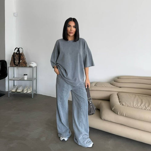 Casual cotton set for women with a loose fit and elastic waistband Lune London