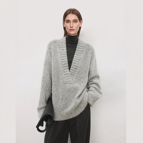 Pull en tricot élégant pour femmes avec col en V et coupe décontractée Chic & Stil