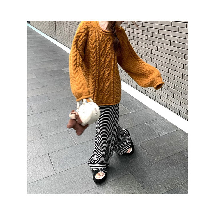Women chunky knit sweater with relaxed fit and generous sleeves Lune London