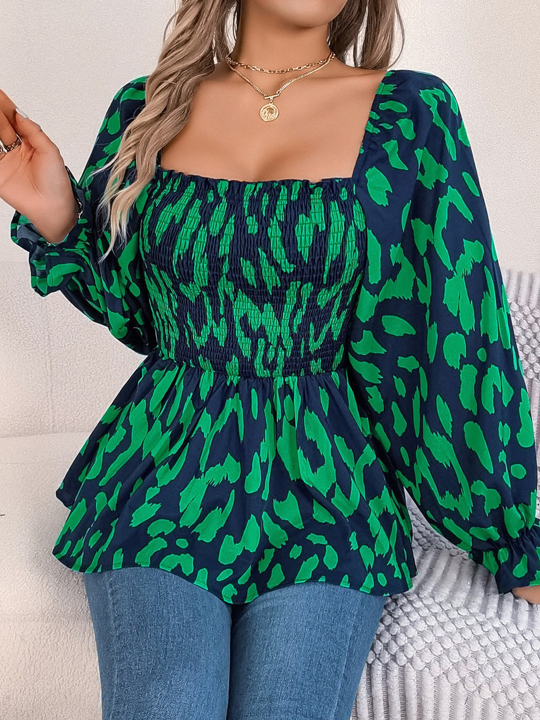 Lace blouse for women with bishop-style sleeves and ruffled top Lune London