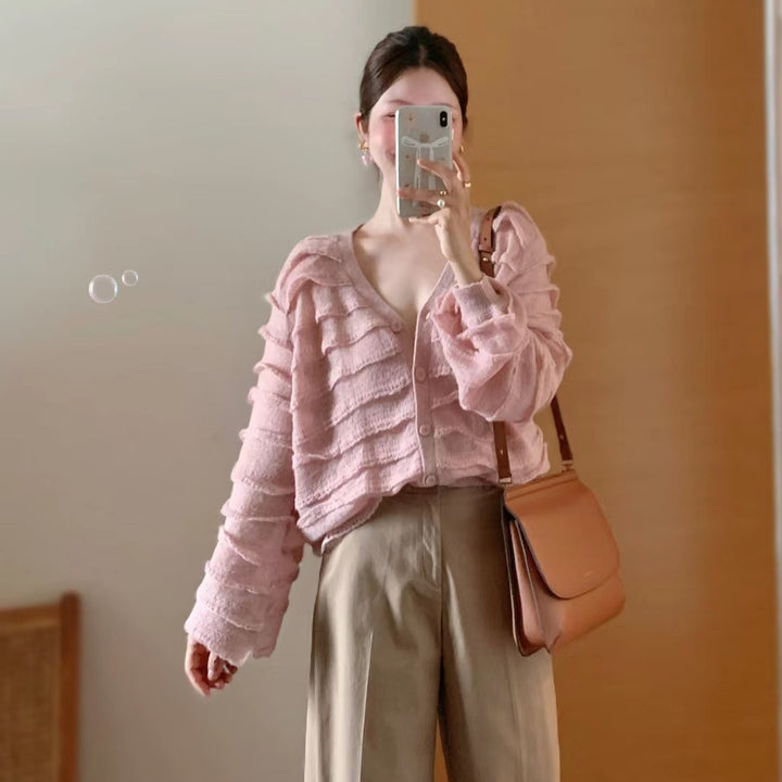 Cardigan pour femmes avec des détails de volants volumineux Chic & Stil