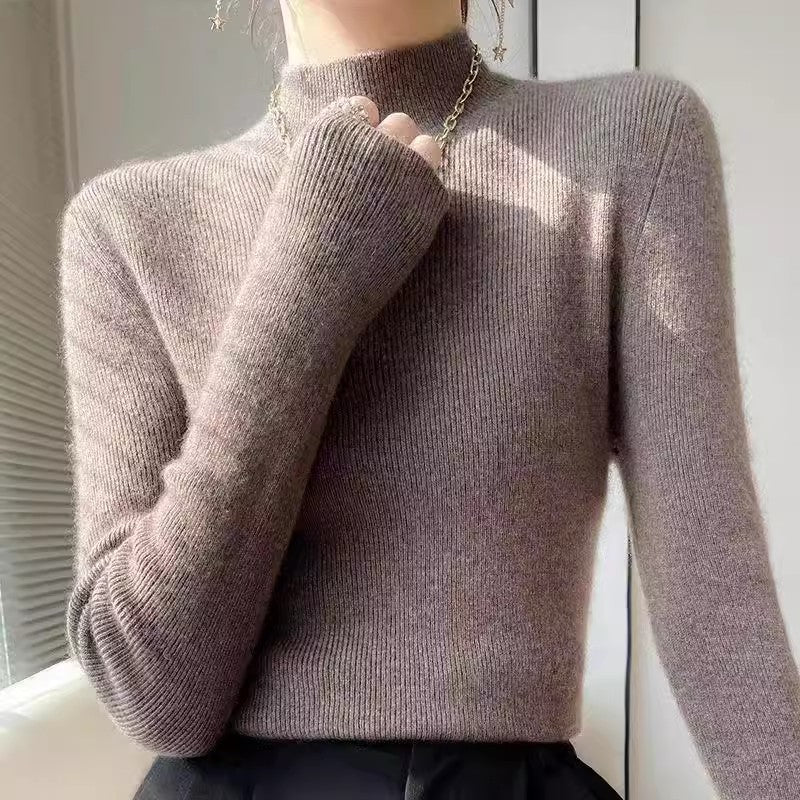 Elegant turtleneck sweater for women in fine wool Lune London