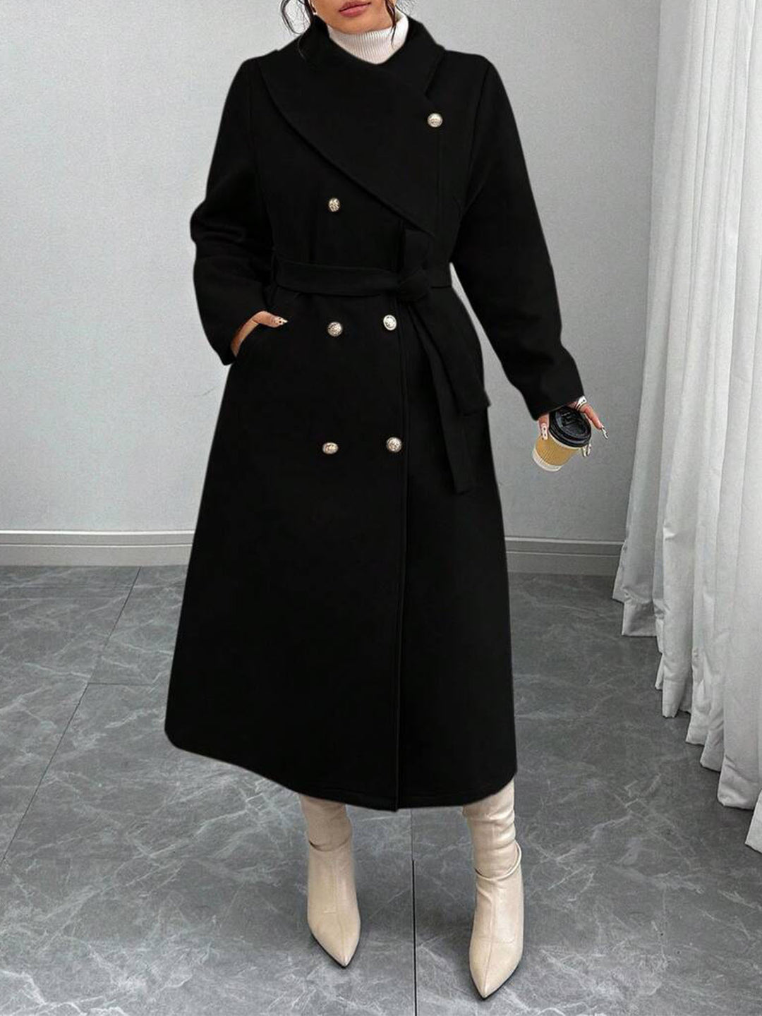 Manteau en laine élégant et chaud pour femmes avec patte de boutonnage double et une ceinture Chic & Stil