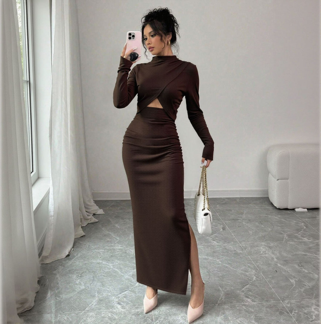 Robe portefeuille pour femmes avec une fente sophistiquée et de longues manches élégantes Chic & Stil