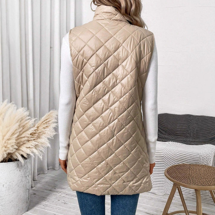 Ladies Elegant quilted vest with wide collar and practical pockets Lune London