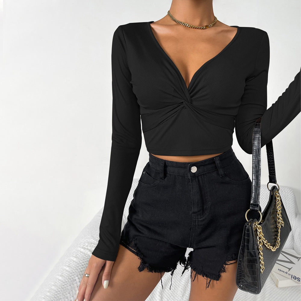 Cropped long sleeve shirt for women with a sophisticated knot detail design Chic & Stil