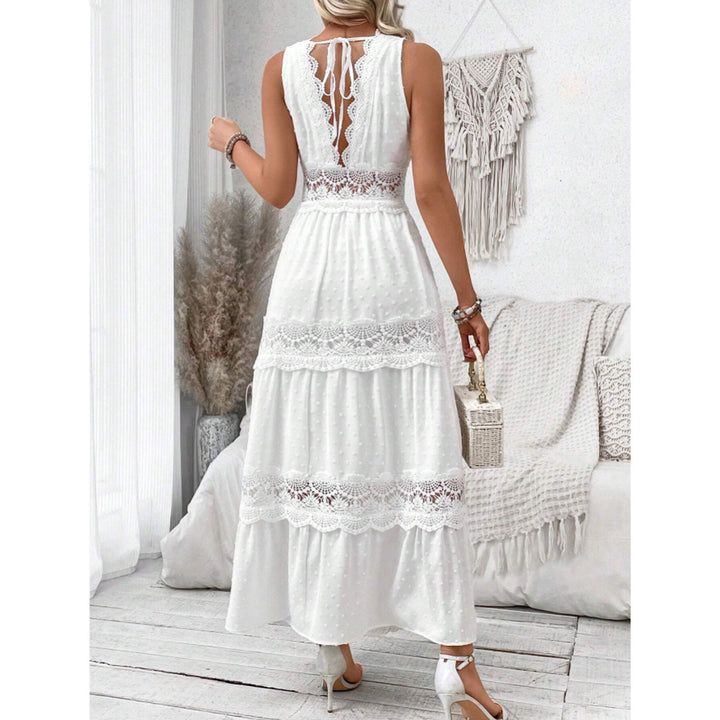 Elegant maxi dresses for ladies with lace and lightweight fabric Lune London