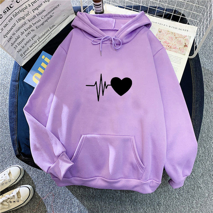 Women's hoodie with heartwarming design and cozy fit Chic & Stil