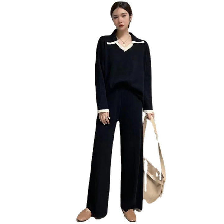 Elegant and casual knit set for women with V-neck and wide hem Lune London