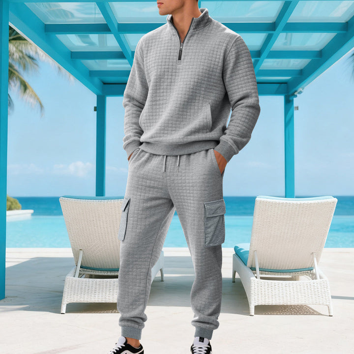 Men's sports set with high collar and practical cargo pockets Lune London