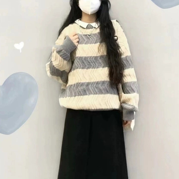 Structured wavy pattern knitted women's sweater Lune London