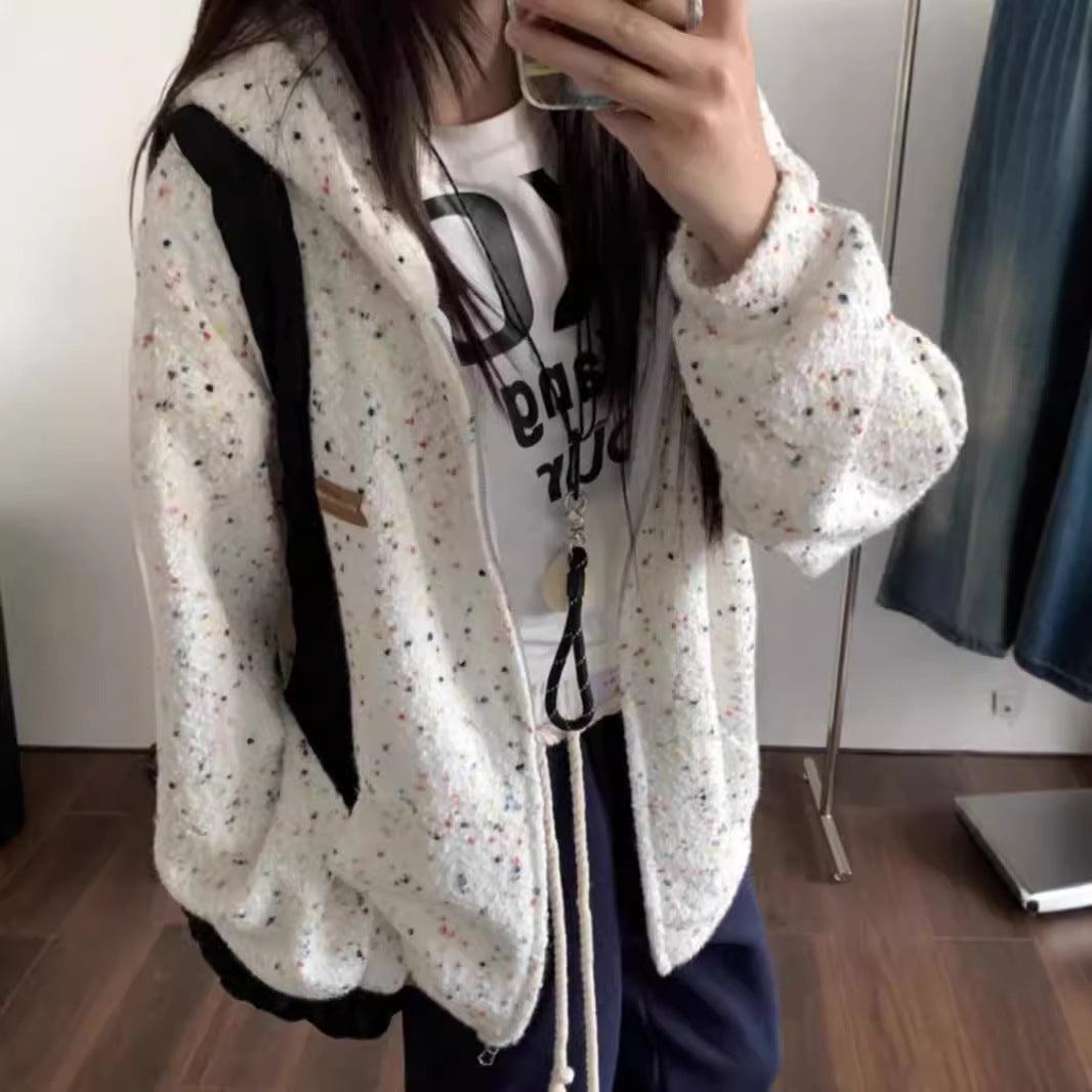 Quilted jacket for women with convenient zip and side pockets Lune London