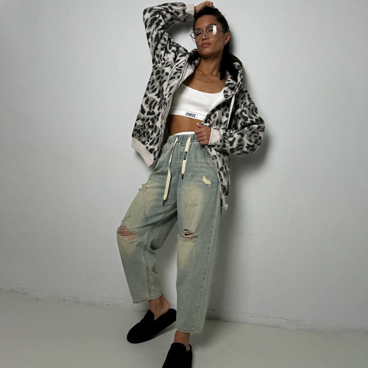 Women's hoodie with a modern animal print and practical pockets Lune London