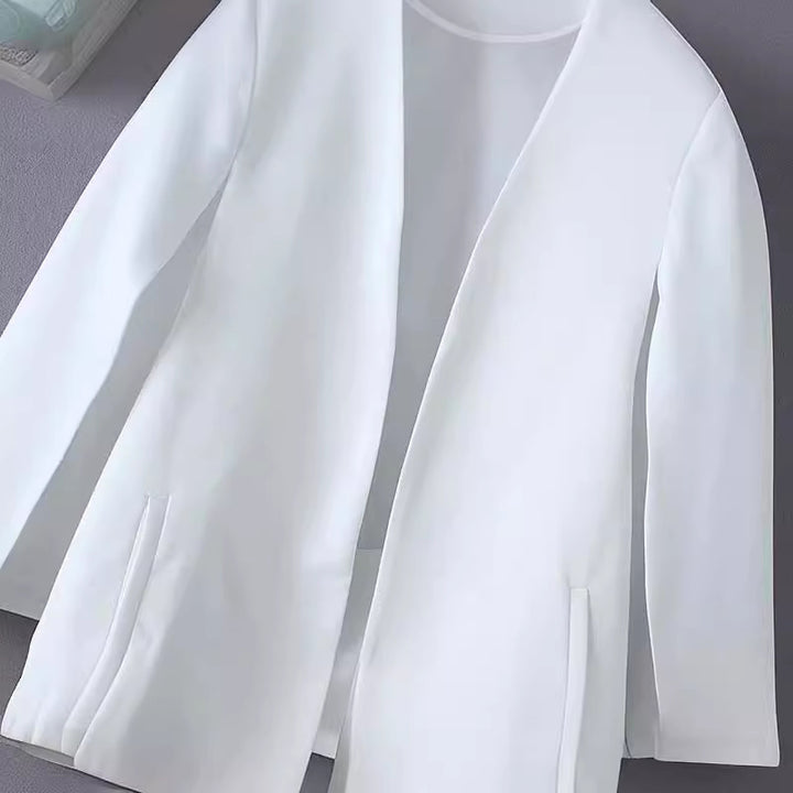 Women's elegant slim fit blazer with practical pockets Lune London