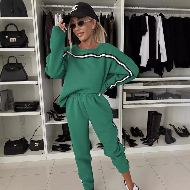 Women's sporty lounge set with contrasting stripes Lune London