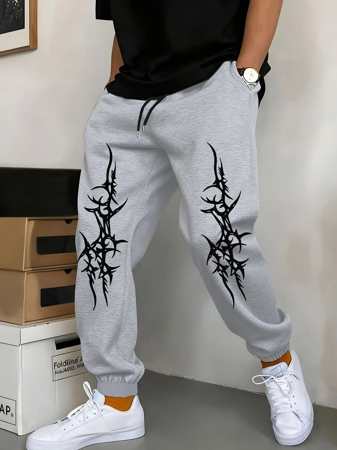 Men's Relaxed Fit Jogging Pants with Eye-Catching Graphic Design Chic & Stil