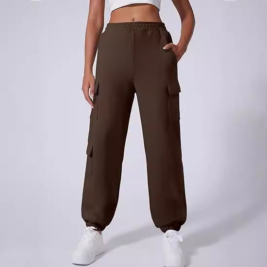 Cargo pants for ladies with elastic waist and practical side pockets Lune London