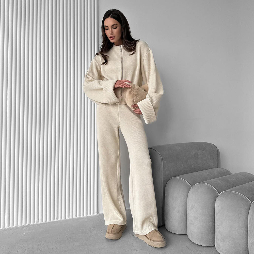 Fashionable and comfortable knitted set for women with a loose fit Lune London