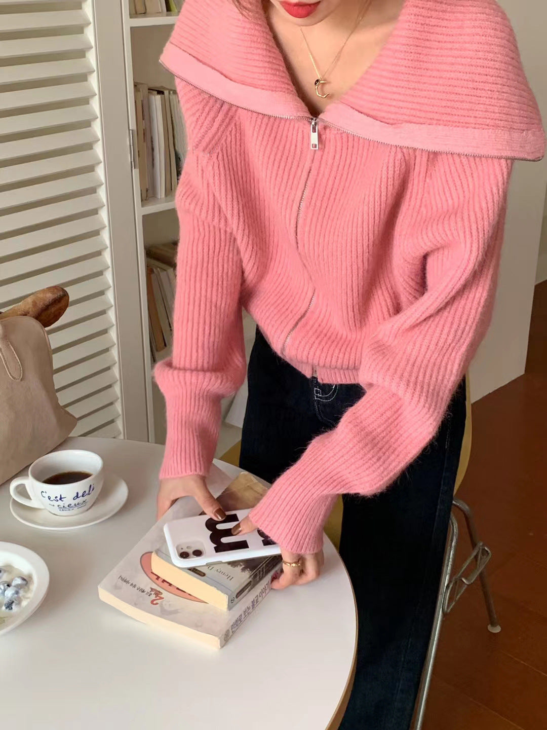 Cardigan féminin confortable à col stylé et devant ouvert Chic & Stil