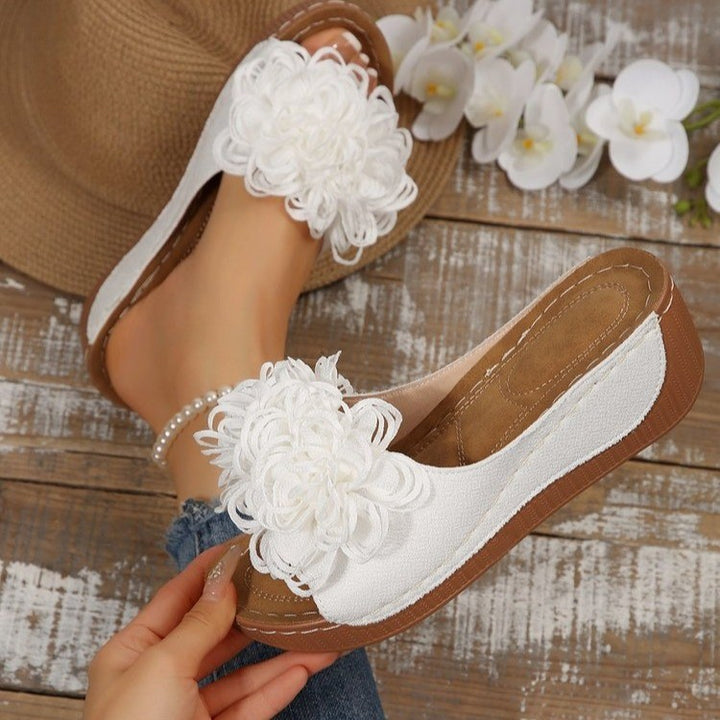 Lune London non-slip sandals decorated with flowers for women