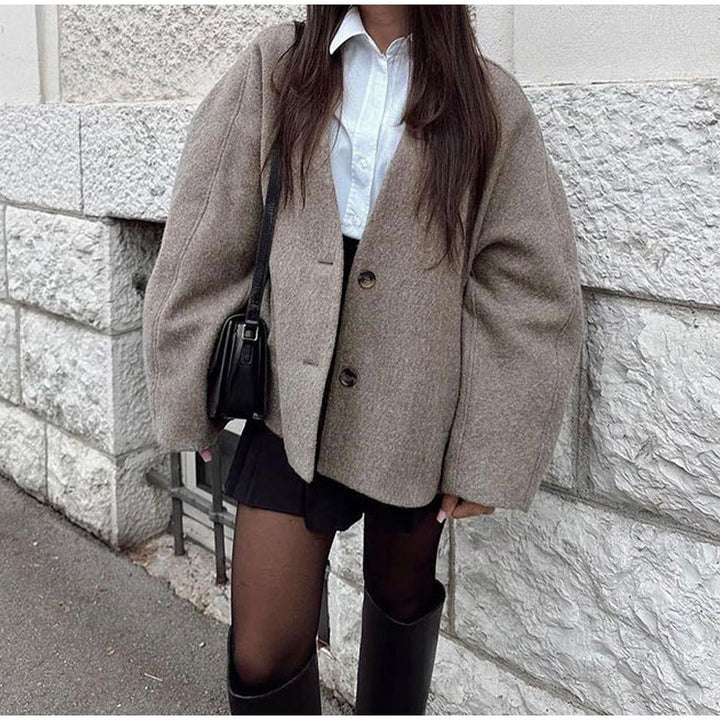 Oversized wool jacket for women with practical pockets Lune London