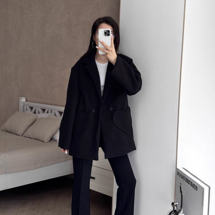 Fashion oversized coat for women with large pockets and chic lapels