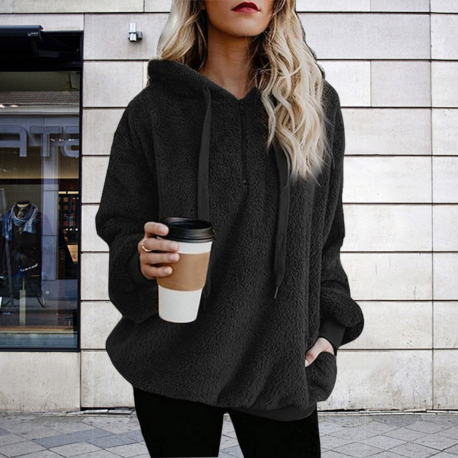 Oversized hoodie for women with practical side pockets Lune London